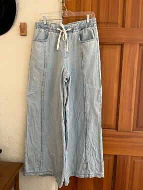 Light Wash Wide-Leg Drawstring Jeans